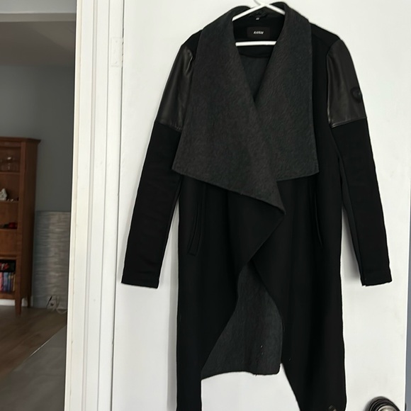 Coat - Picture 1 of 5